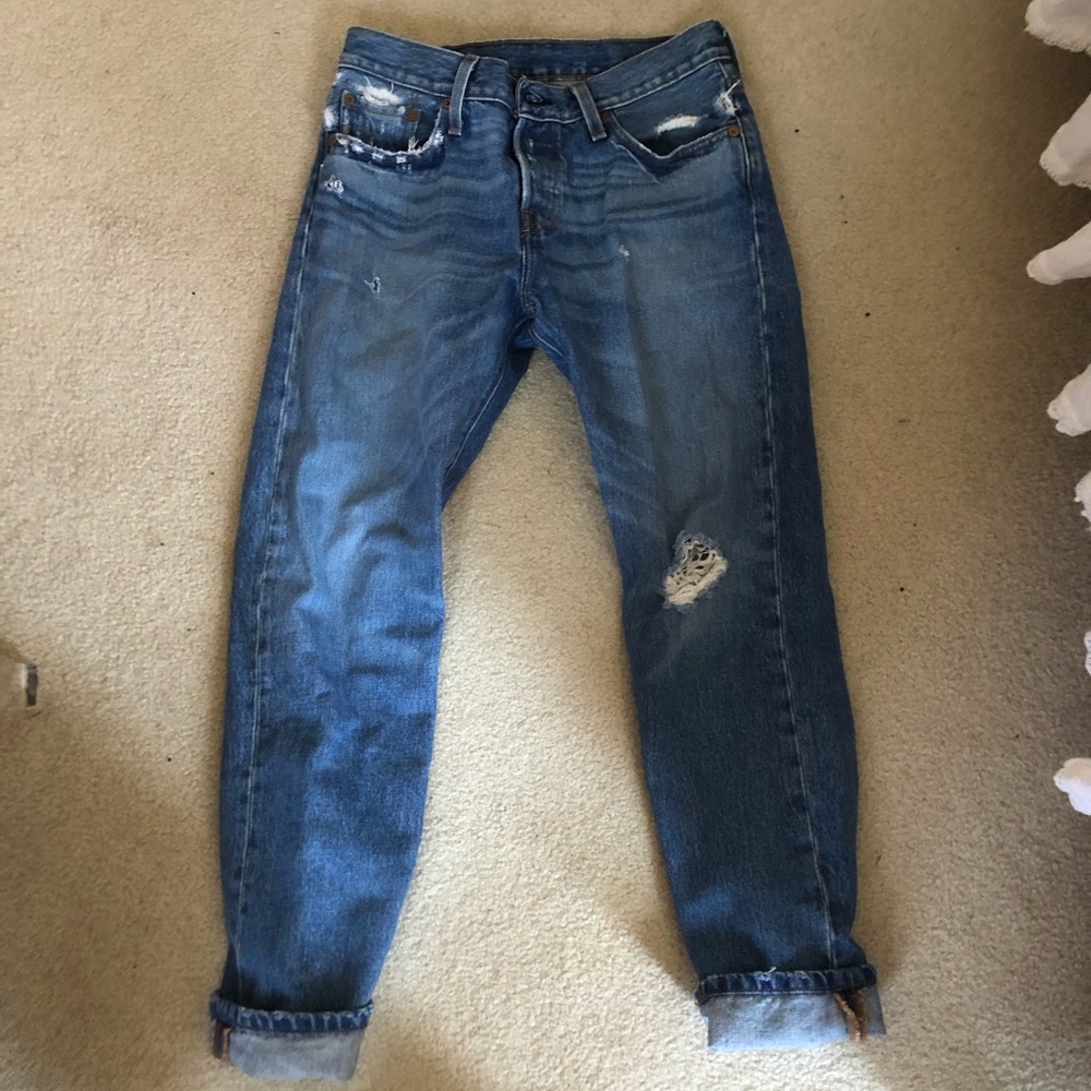 LEVI STRAUSS distressed boyfriend jeans